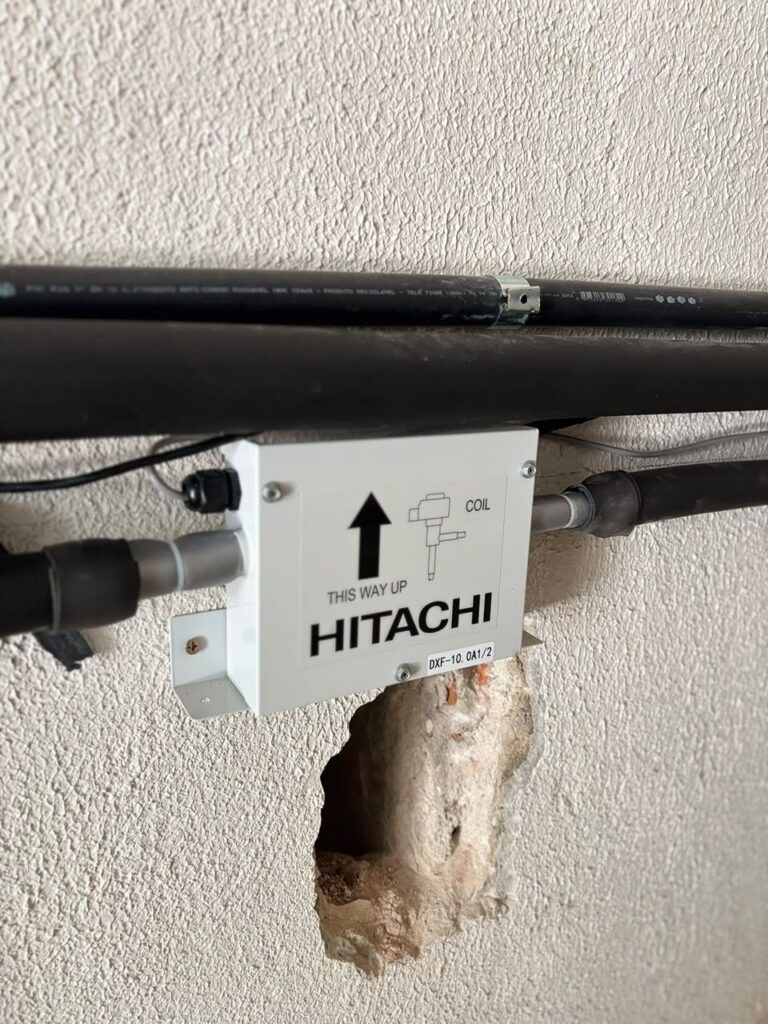 Caixa de expansão Hitachi instalada na rede frigorífica